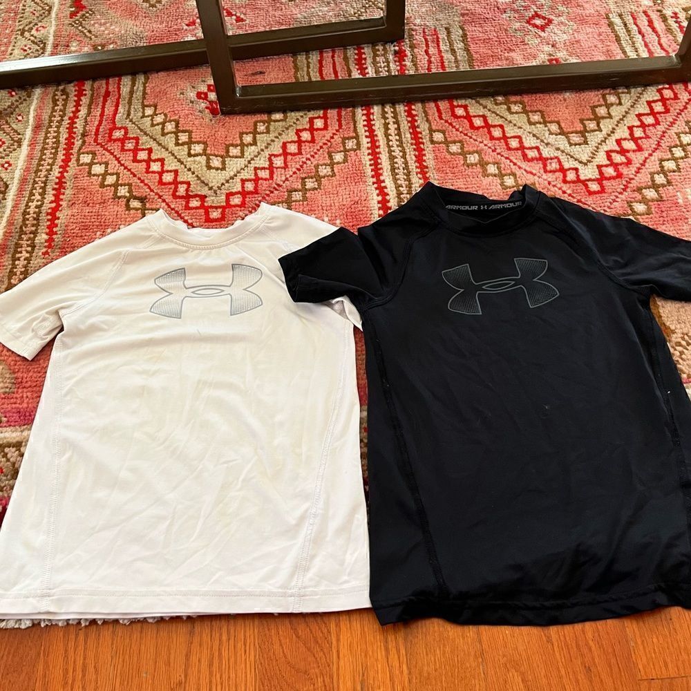 Under armor set of two youth, extra small compression, T-shirts